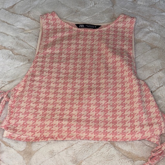 Zara Tops - Zara Pink Houndstooth Tank Top